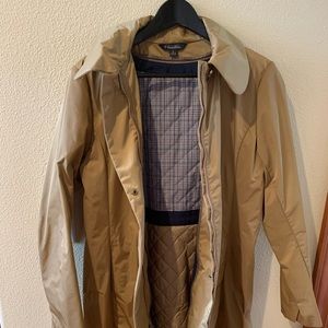 Brooks Brothers Women’s Raincoat Size 6